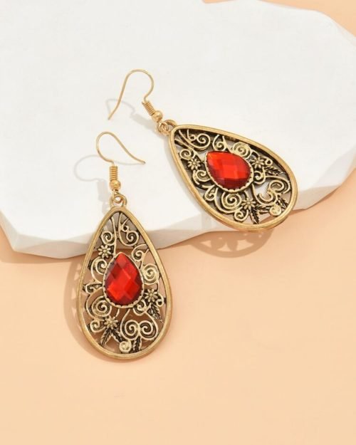 Aretes en Bronce dorados con brillante Rojo,