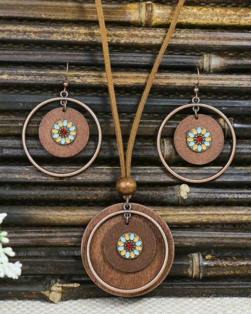 Set de Aretes con Collar Margarita de colores.